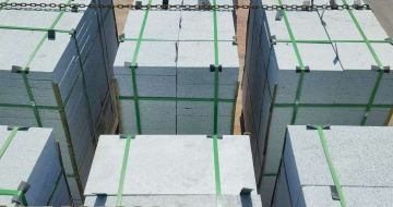 郴州 芝麻白花岗岩5公分地铺石 花岗岩厂家工厂装车日常