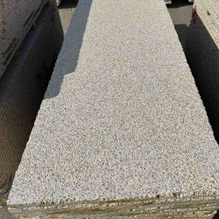 郴州 黄金麻花岗岩荔枝面毛板，半成品