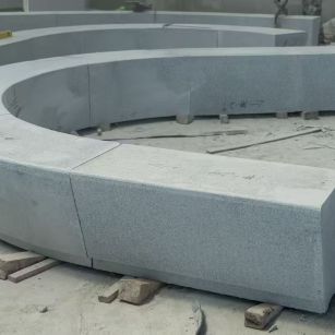 郴州 芝麻白花岗岩光面弧形坐凳