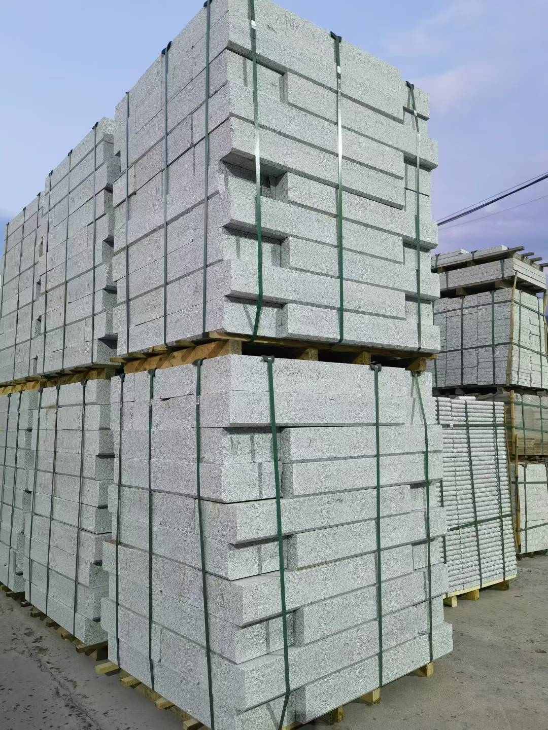 郴州 芝麻白花岗岩路沿石，路缘石，路肩石，道牙，立缘石，马路牙子，街沿石，侧石等