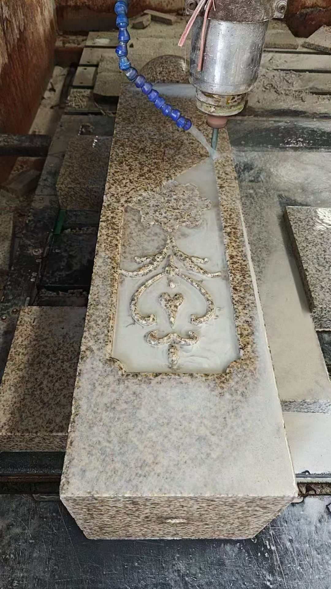 郴州 黄金麻花岗岩异形加工雕刻栏杆大柱