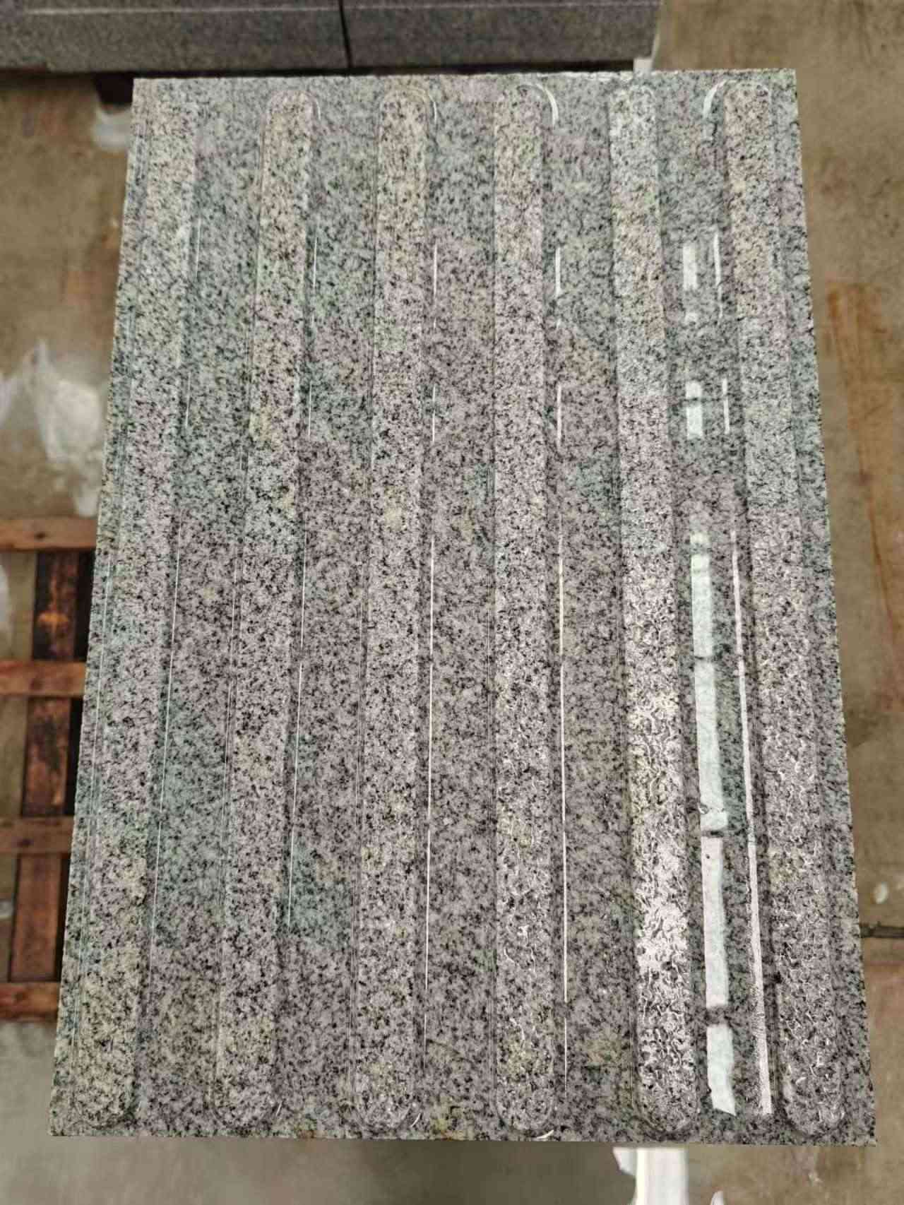 郴州 芝麻白花岗岩荔枝面雕刻盲道，盲条