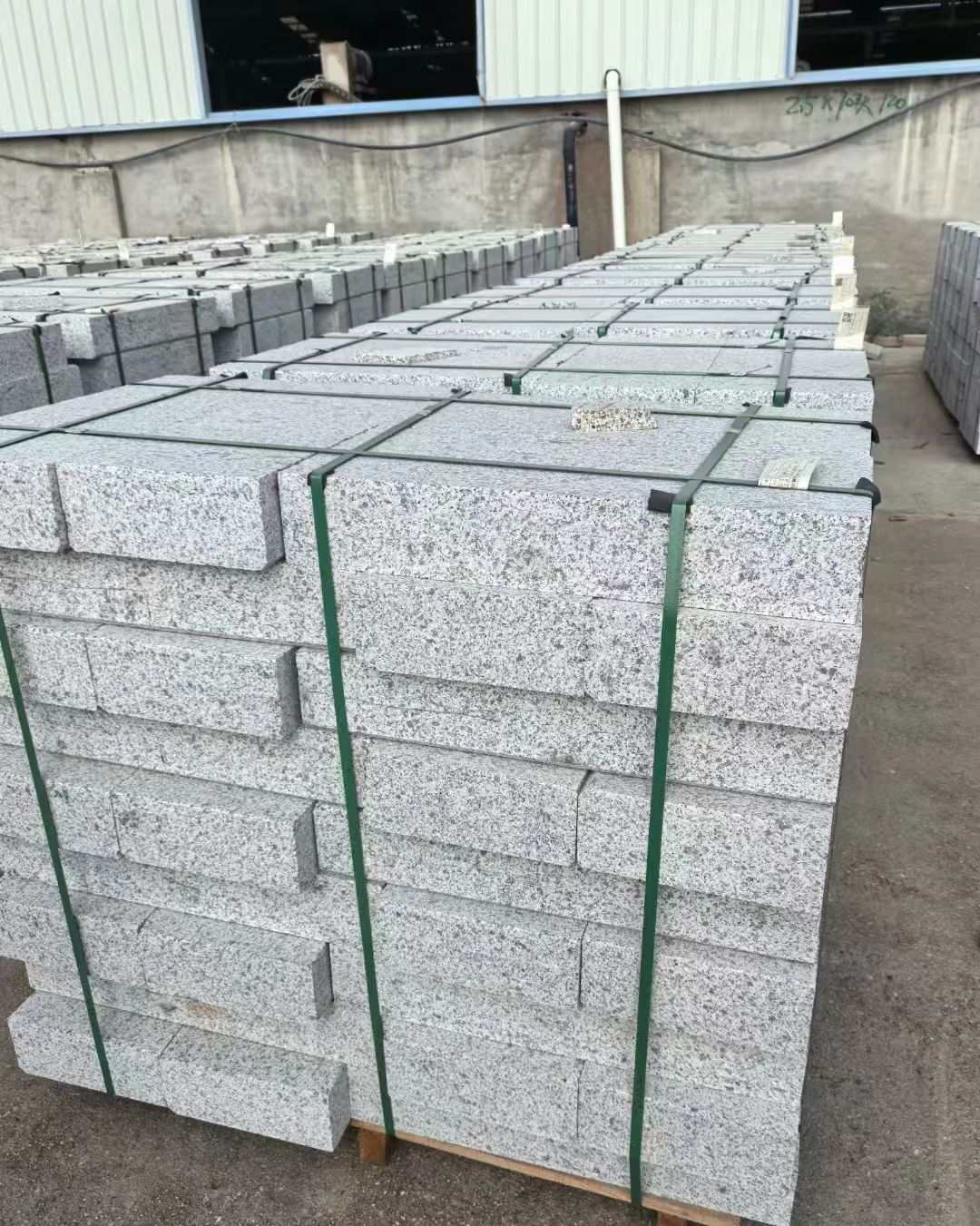 郴州 白麻花岗岩路沿石，弧形路沿石，道牙石，马路牙子，界石，路缘石，平沿石，直岩石，平缘石等