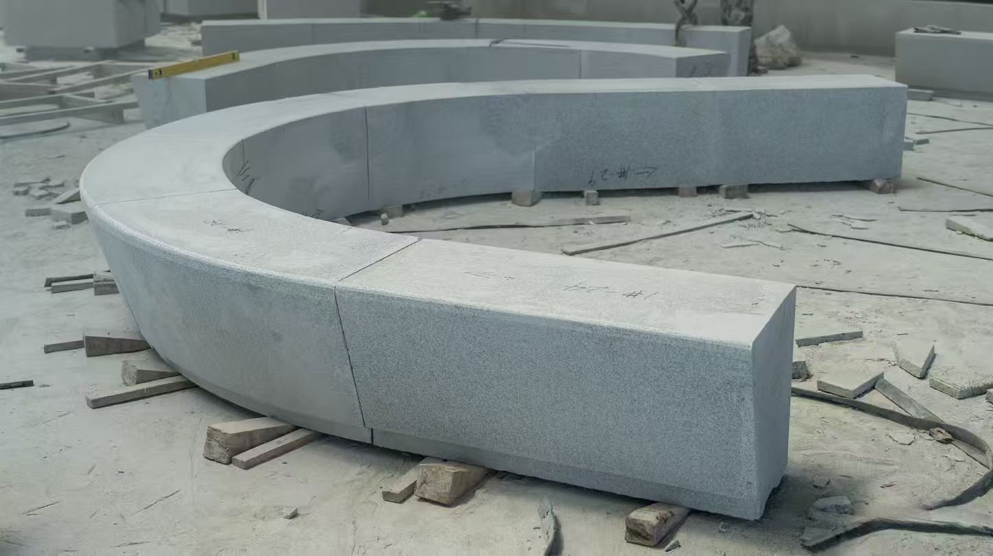 郴州 芝麻白花岗岩光面弧形坐凳