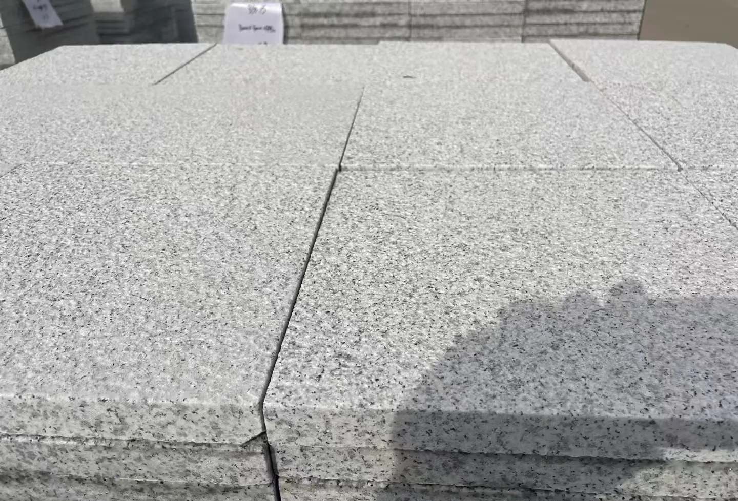 郴州 白麻花岗岩石材推荐 荔枝面地铺石