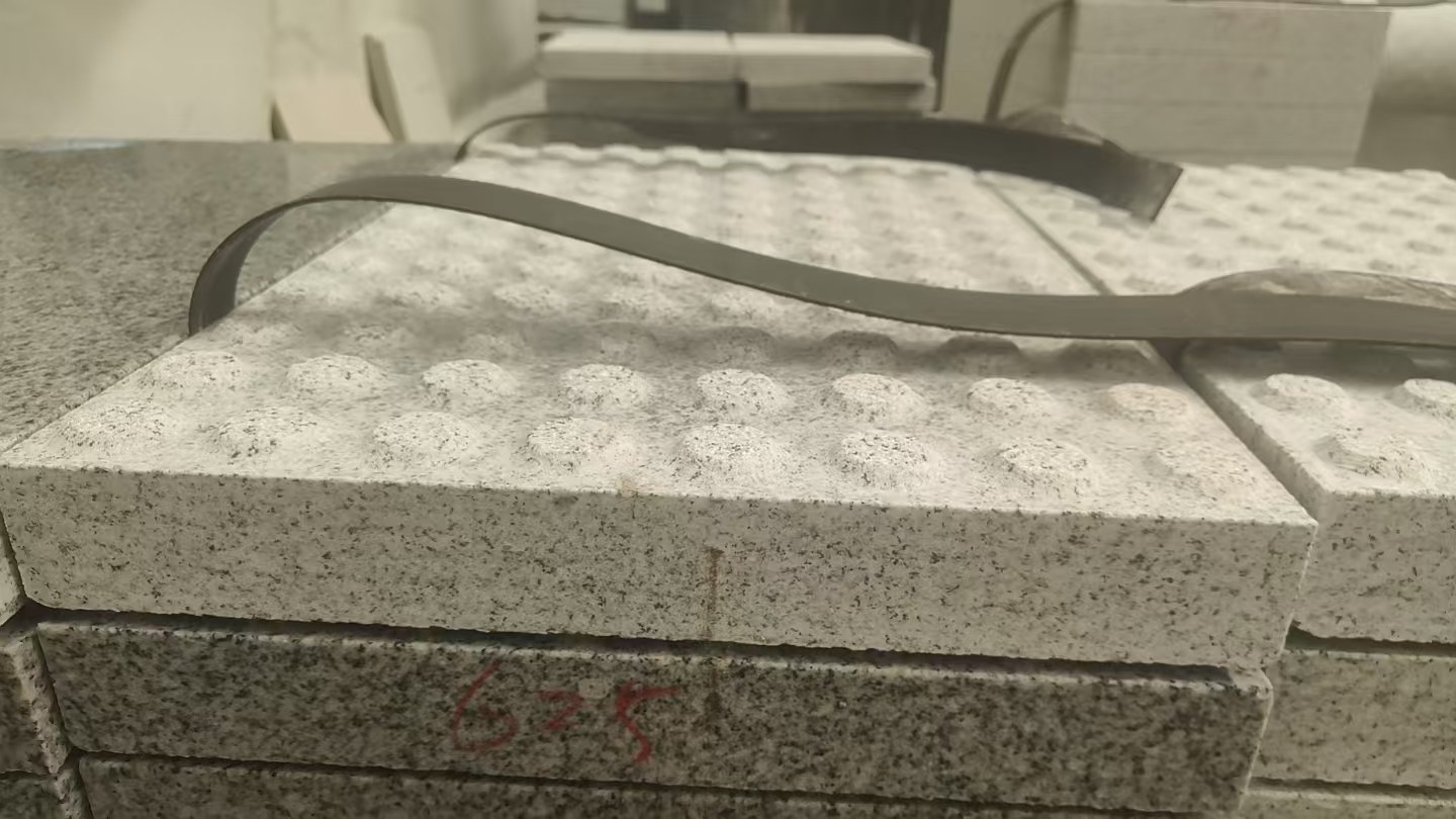 郴州 芝麻白花岗岩6.0公分荔枝面五轴加工雕刻盲点