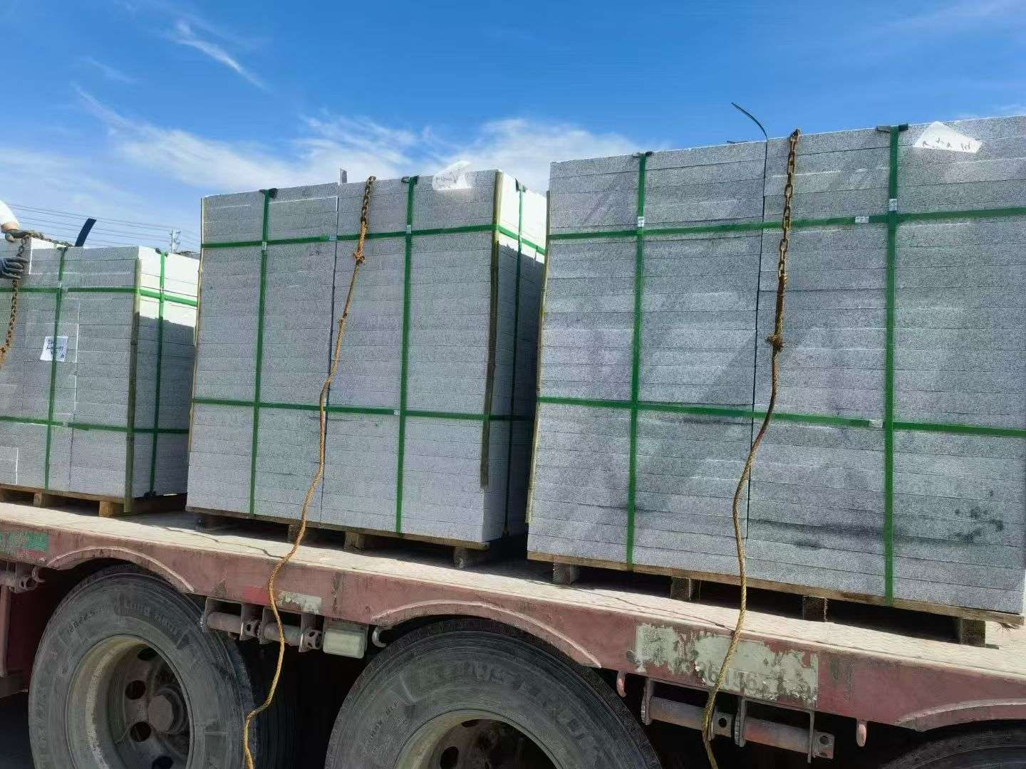 郴州 芝麻白花岗岩地铺石装车日常