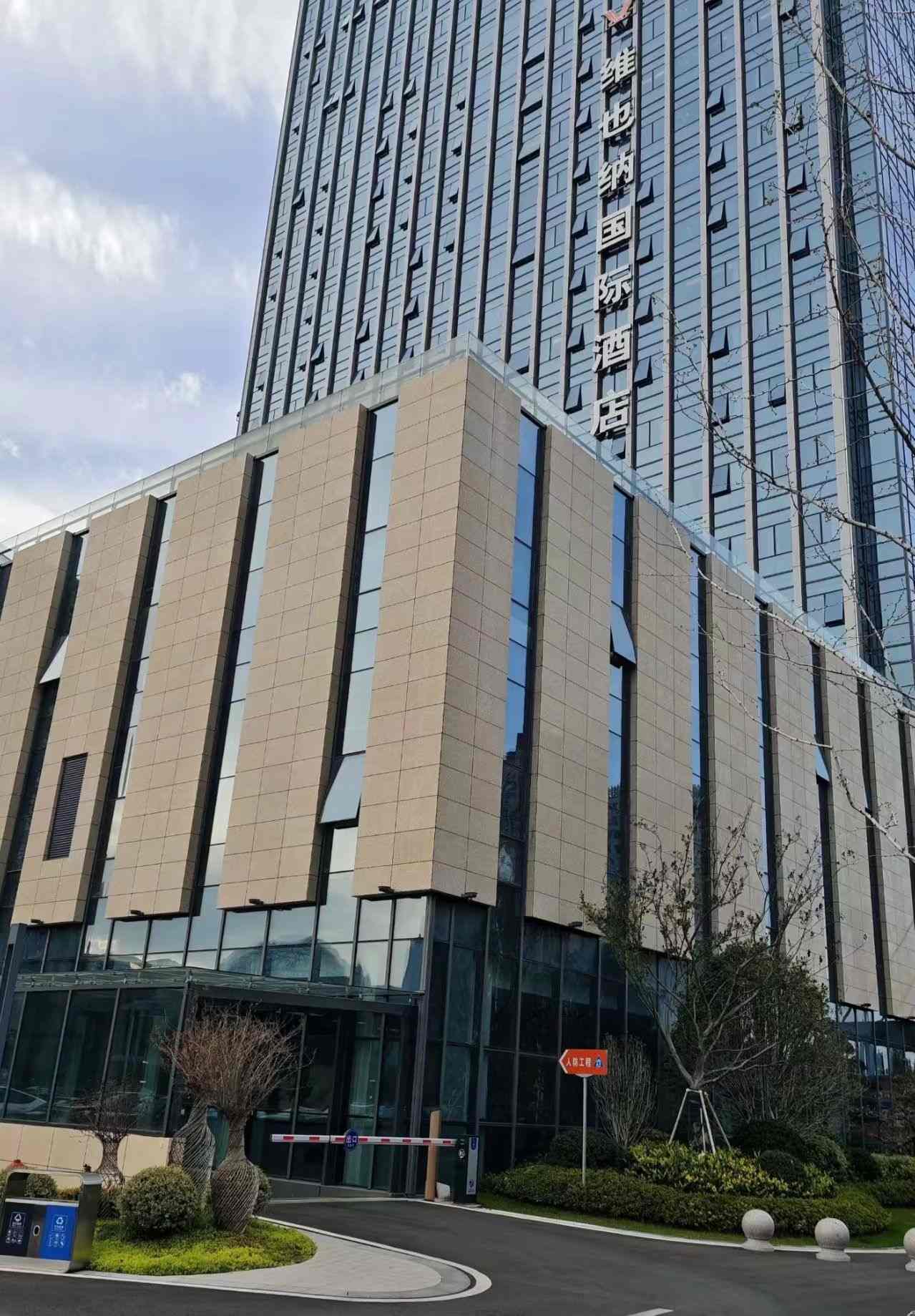 郴州 黄金麻花岗岩外墙干挂