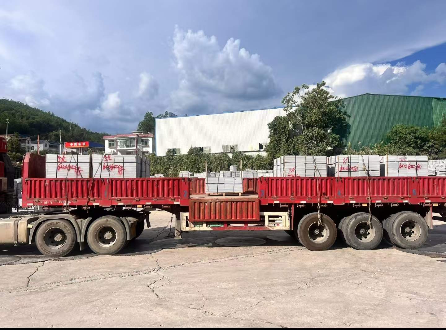 郴州 芝麻灰花岗岩地铺石出货日常